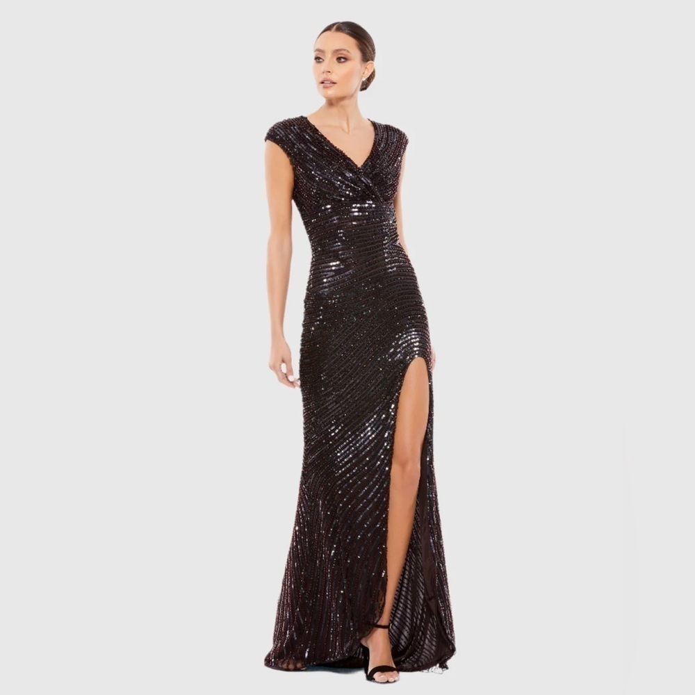 Mac Duggal 5441 NWOT CAP SLEEVE SEQUINED EVENING GOWN